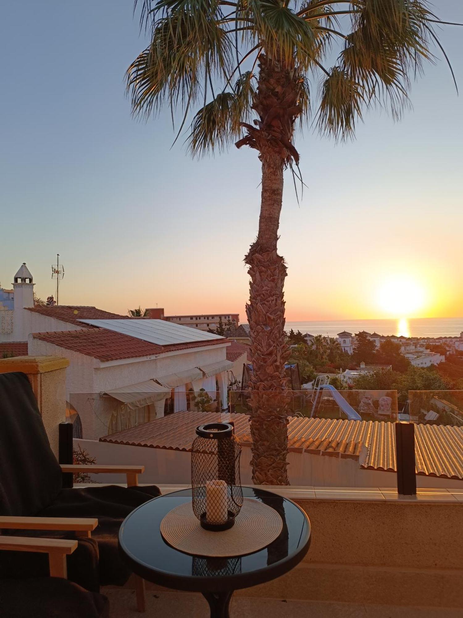 Rising Sun Bungalow Torrevieja Eksteriør billede